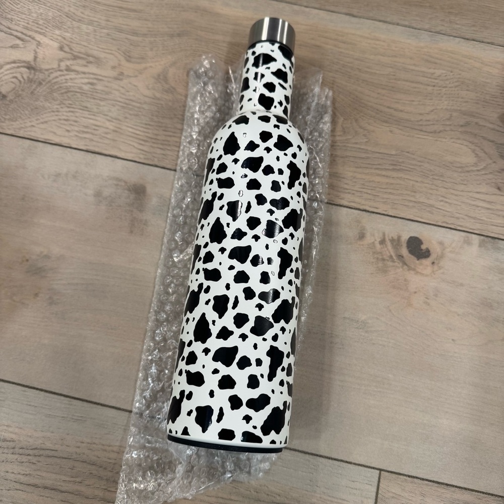 Simply Southern Tumbler Bottle with Black and White Cow Print 25oz - Picture 4 of 9
